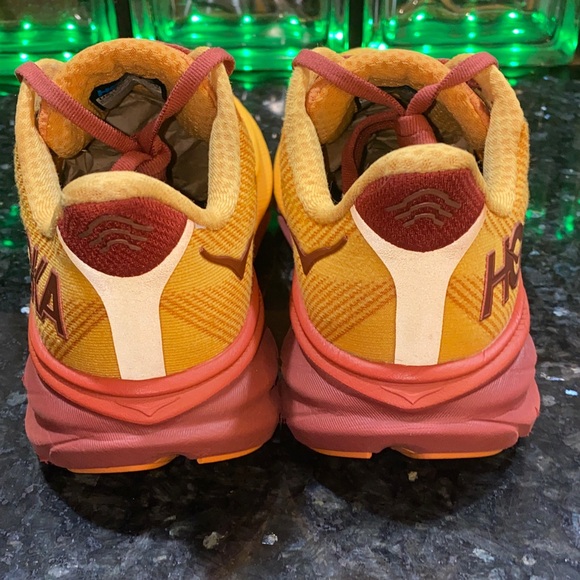 Hoka One One Clifton 9 Running Shoes Size 6.5 Amber Haze/ Sherbert - Picture 13 of 16